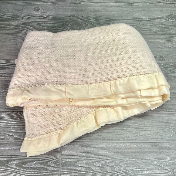 Vintage Fieldcrest Ivory Acrylic Thermal Blanket with Nylon Trim Twin Full 84x72 - Picture 1 of 11